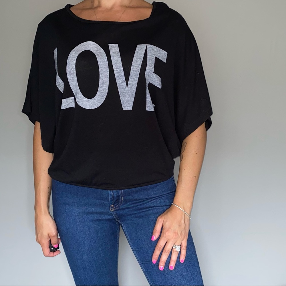 LOVE Tee